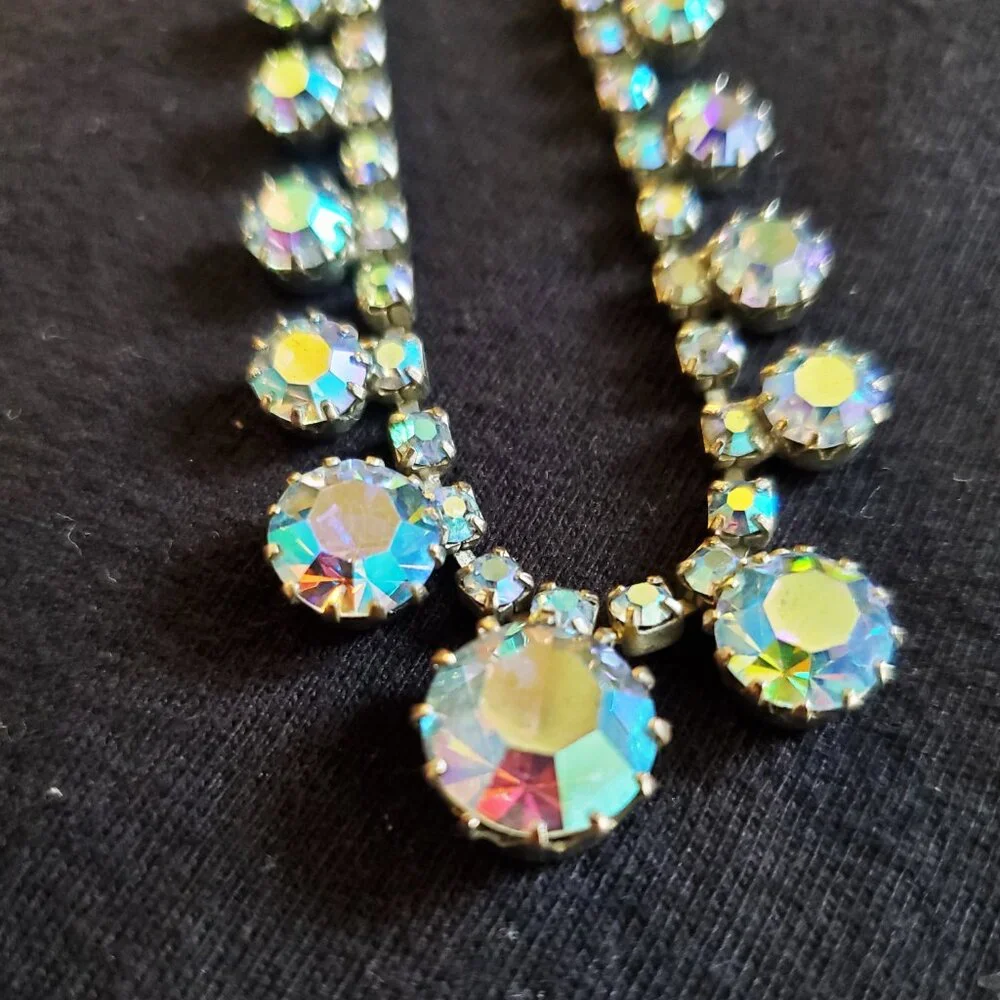 Vintage Mid-Century Aurora Borealis Choker in AB Crystal, Art Deco Style - Picture 3 of 8